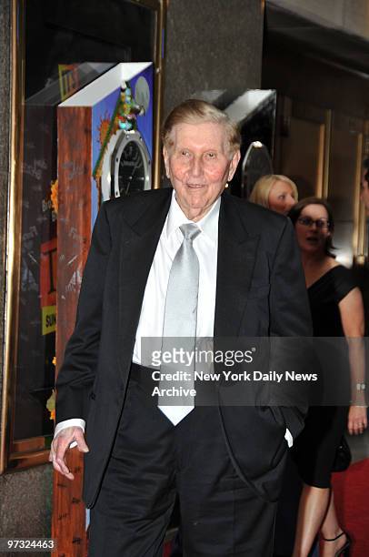 Sumner Redstone at the Arrivals for the Tony Awards held at radio City Music Hall .
