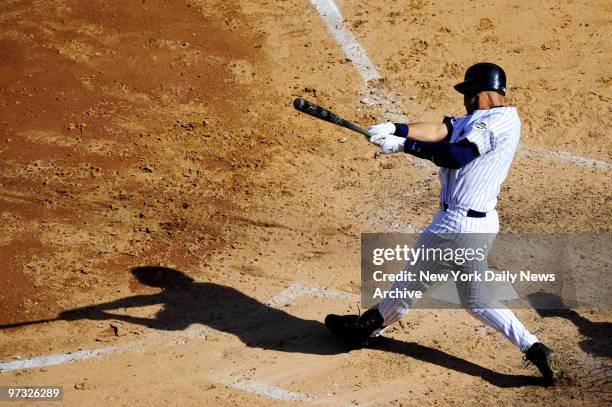 Derek Jeter's 8th inning homer leads New York Yankees to victory over Cleveland Indians in second game at new Stadium. Yankees won, 6-5.