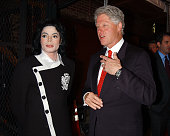 Michael Jackson is joined by former President Bill Clinton for "A... Foto  di attualità - Getty Images