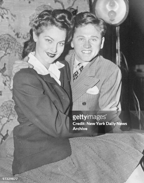 Mickey Rooney and bride, Ava Gardner, in the Daily News' Color Studio.