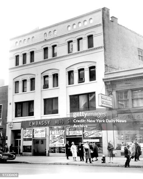 Now cluster of small firms this building at 1721 Broadway, near 55th Street was site of notorious Hotsy Totsy Club, where back in 1929, Legs Diamond...