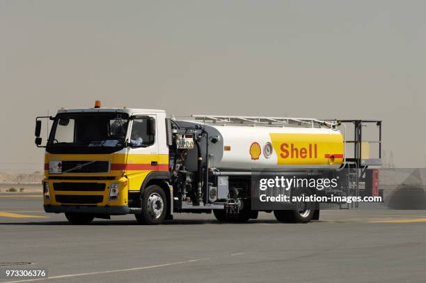 Shell Tankage 507 Shell Oil Tanker Stock Photos, High-Res Pictures, and Images ...
