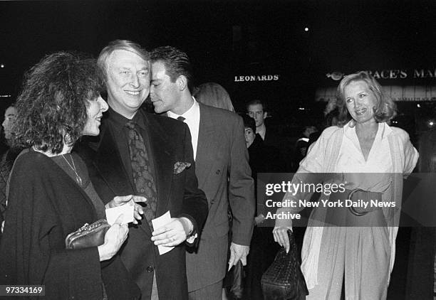 Director-producer Mike Nichols with Elaine May and Diane Sawyer at benefit premiere of the movie "In the Spirit."