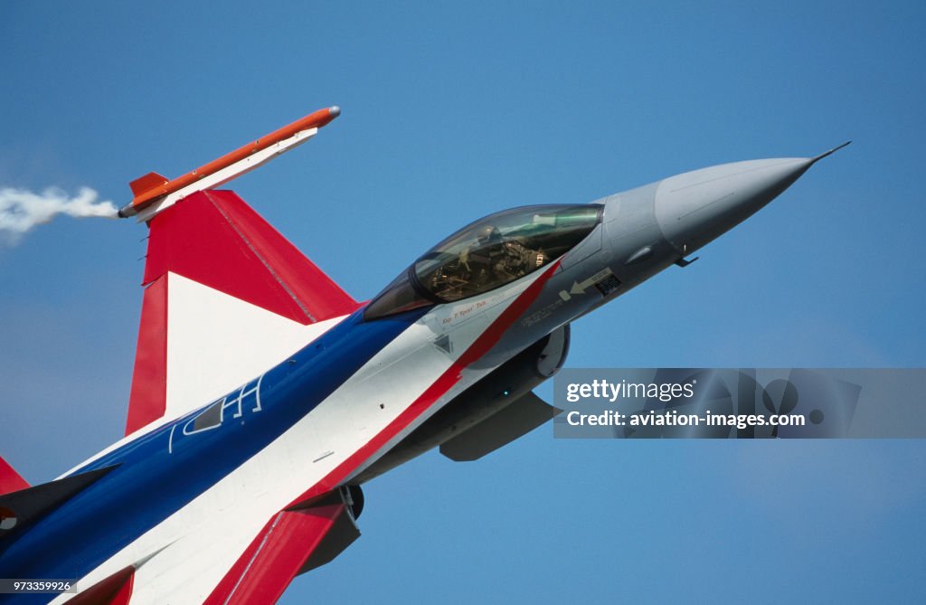 Royal Netherlands AirForce Lockheed Martin F-16A Fighting Falcon in the flying-display at the 1997 Mildenhall Airshow
