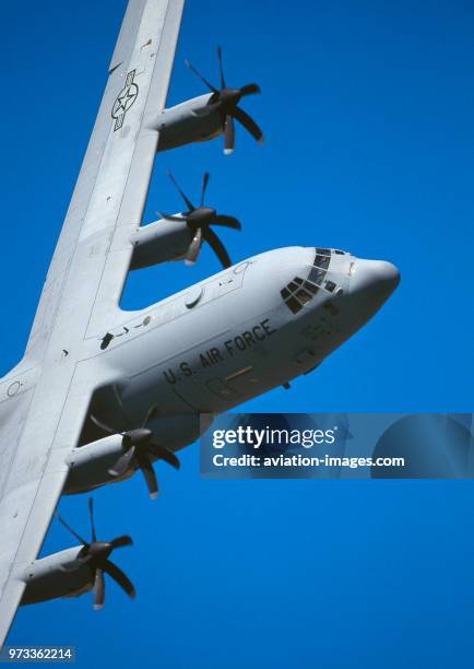 Maryland Air National Guard ANG Air Force USAF Lockheed Martin C-130J Hercules in the flying-display at the 1999 Paris-Airshow.