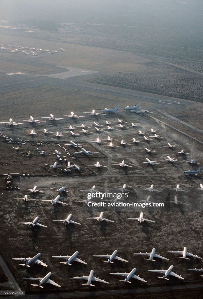 Rows of Boeing 727s