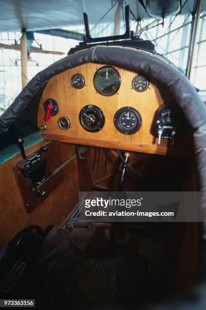 Cockpit with throttle at the side and rudder pedals of a US Mail de Havilland DH-4M.