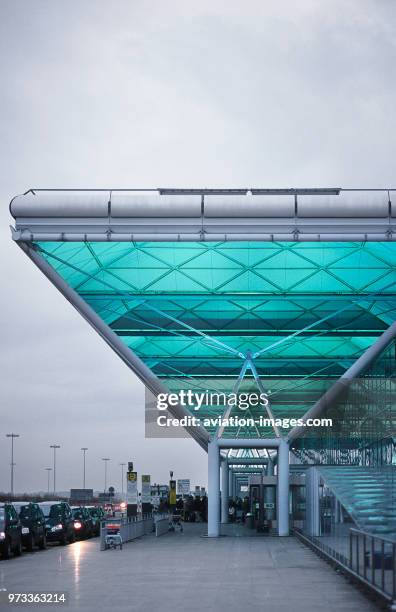 Terminal ceiling pattern detail and support structure, green.