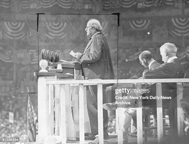 William Jennings Bryan pays tribute to the late President Harding at the Democratic National Convention.