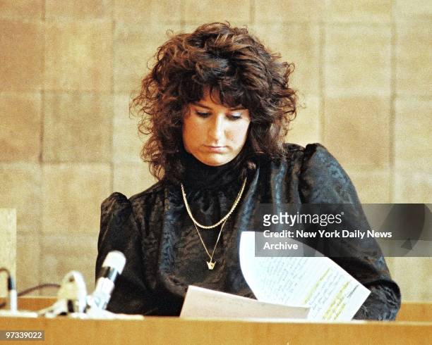 Witness Tammy Rogers, also a teacher testifies at 'Fatal Attraction Trial' of Carolyn Warmus, teacher who is accused of the murder of Betty Jean...