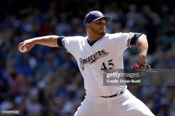 Jhoulys Chacin of the Milwaukee Brewers pitches in the third inning against the Chicago Cubs at Miller Park on May 27, 2018 in Milwaukee, Wisconsin.