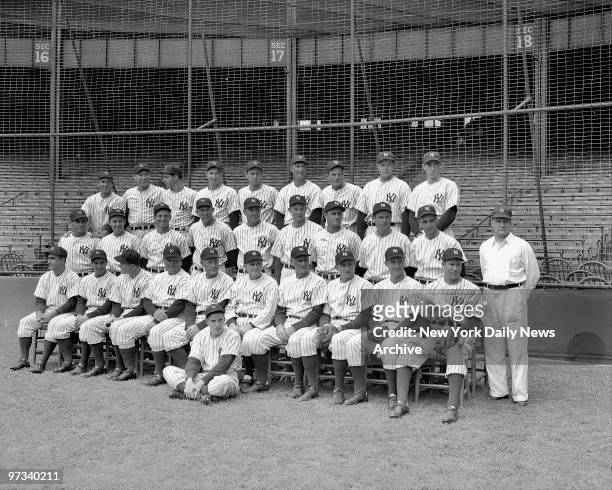 Yankees gather for team photo en route to World Series 1941 First row Frenchy Bordagaray, o. F.; Phil Rizzuto, s.s.; Spud Chandler, p.; John Schulte,...