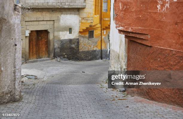 old town with colorful buildings in teheran province, iran - arman zhenikeyev stock-fotos und bilder