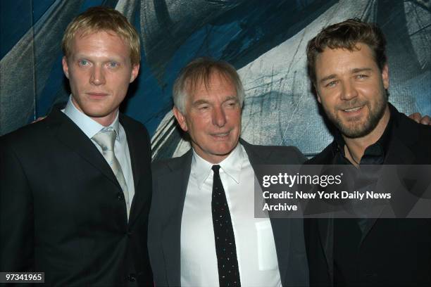 Paul Bettany, Peter Weir and Russell Crowe attend a screening of their movie "Master and Commander: The Far Side of the World" at the Beekman...