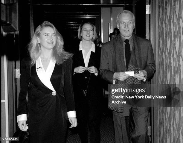 Paul Newman and his daughters Clea and Melissa at the New York film critics awards