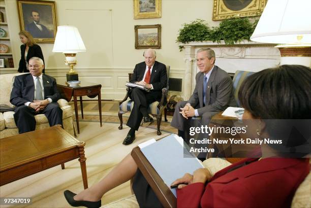 Colin Bush 2,411 Us Bush And Powell Stock Photos, High-Res Pictures, and Images ...