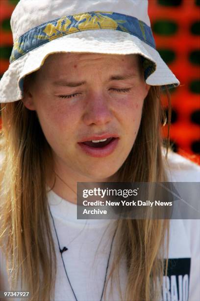 Protester mourns outside the Woodside Hospice in Pinellas Park, Fla., where Terri Schiavo died this morning, 13 days after her feeding tube was...