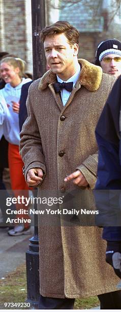 Recent Academy Award winner Russell Crowe makes his way to the set of the movie "A Beautiful Mind," filmed on location at Princeton University.