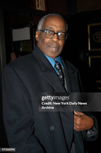 Robert Guillaume arrives at the Ziegfeld Theatre on W. 54th St. For the world premiere of "Big Fish." He plays a doctor in the film.