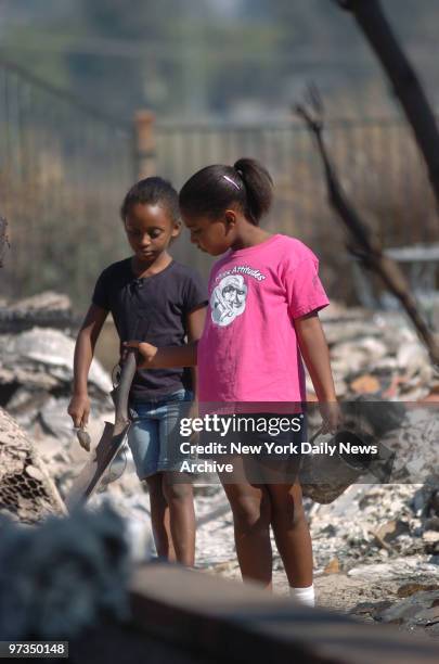 San Diego Fire : Familie come back to find there homes in ruins in the Rancho Bernardo section of California.