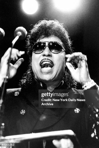 Rock star Little Richard performs at the Hall of Fame awards.