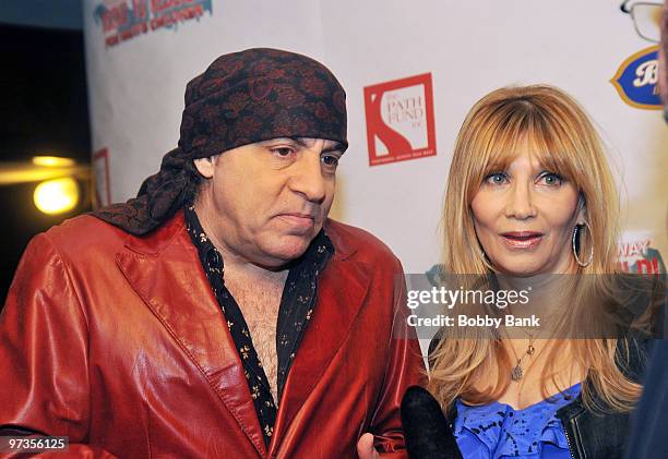 Steve Van Zandt and Maureen Van Zandt attend the Rockers On Broadway Rocks To Rebuild at B.B. Kings on March 1, 2010 in New York City.