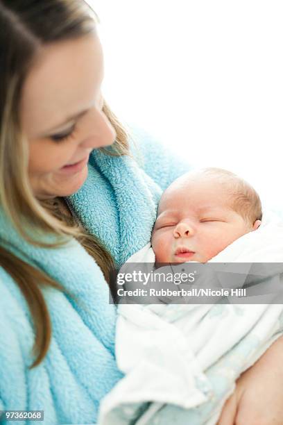 usa, utah, provo, mother embracing baby boy (0-1 months) - 0 1 mes fotografías e imágenes de stock