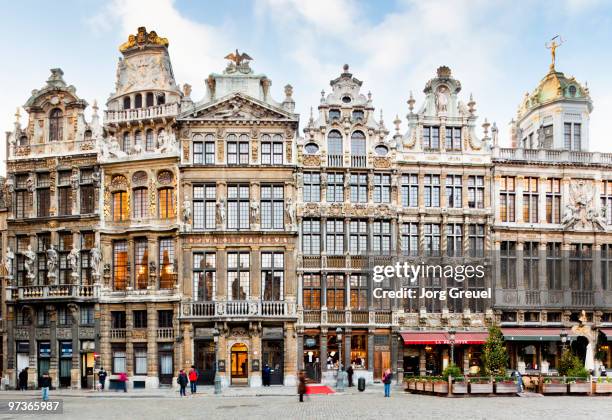 guildhalls at grand place - brussels foto e immagini stock