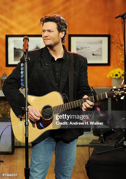 Musician Blake Shelton performs during 45th Annual Academy Of Country Music Awards Nominations at CBS Early Show Studio Plaza on March 2, 2010 in New...