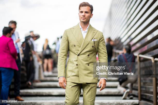 Michal Gronowski wearing coton double breasted suit Sebastian Zukowski, white coton seersucker shirt Shirtonomy, suede tassel loafers Yanko, Persol...