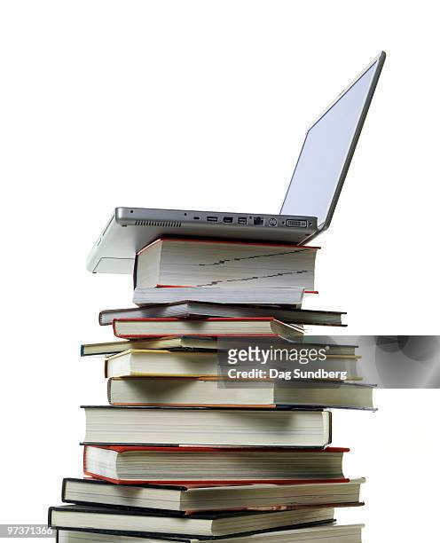 laptop and books - dag stock pictures, royalty-free photos & images