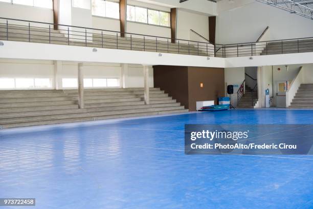 empty school gymnasium - 体育館 ストックフォトと画像