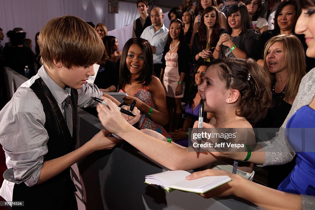 The 52nd Annual GRAMMY Awards - Red Carpet