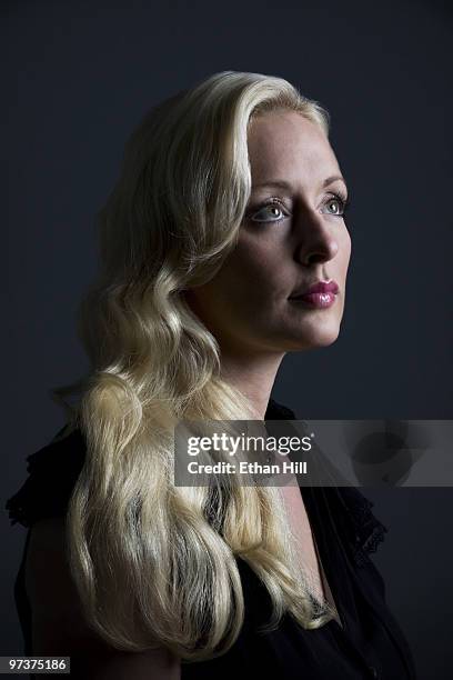 Country singer Mindy McCready poses at a portrait session for Entertainment Weekly Magazine in September, 2009 in Nashville. PUBLISHED IMAGE.