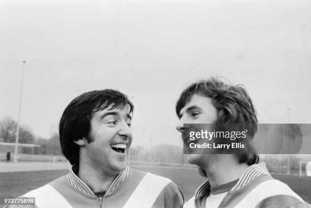 British soccer players of Queens Park Rangers FC Terry Venables and Stan Bowles during training, London, UK, 25th January 1974.