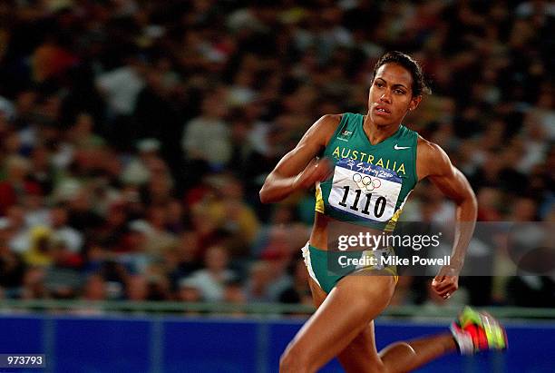 Cathy Freeman of Australia in action during the Women's 400m held at Olympic Stadium during the Sydney 2000 Olympic Games, Sydney, Australia....