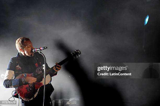 Chris Martin, vocalist of the group Coldplay, performs during their concert at Morumbi stadium on March 02, 2010 in Sao Paulo, Brazil.