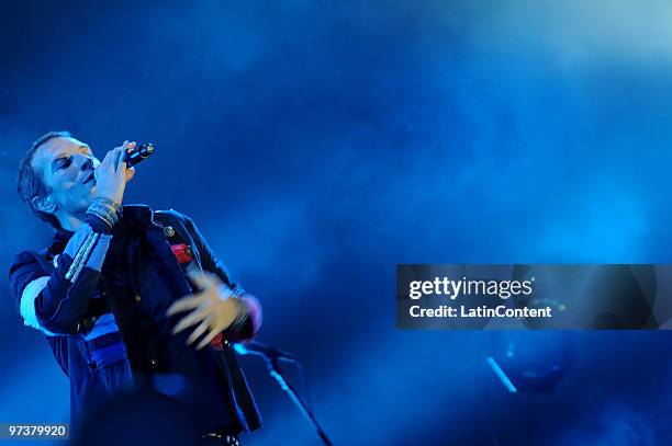 Chris Martin, vocalist of the group Coldplay, performs during their concert at Morumbi stadium on March 02, 2010 in Sao Paulo, Brazil.