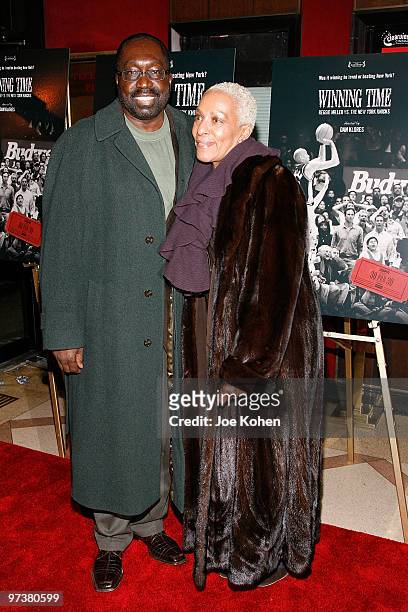 Earl Monroe and guest attend the premiere of "Winning Time: Reggie Miller vs. The New York Knicks" at the Ziegfeld Theatre on March 2, 2010 in New...