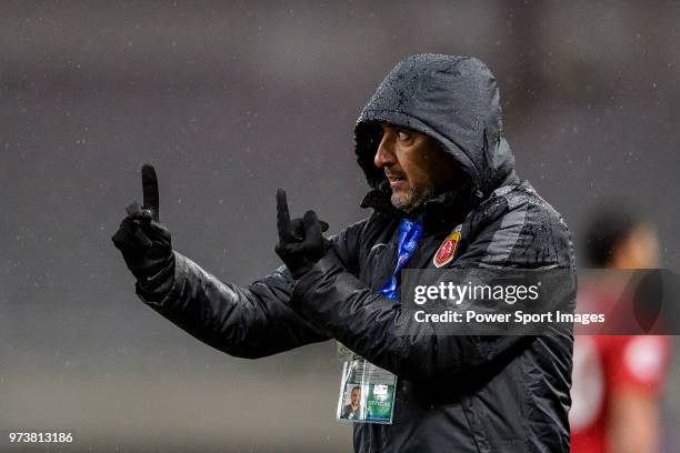 Shanghai FC Head Coach Vitor Pereira gestures during the AFC Champions League Group F match between Shanghai SIPG and Melbourne Victory at Shanghai...