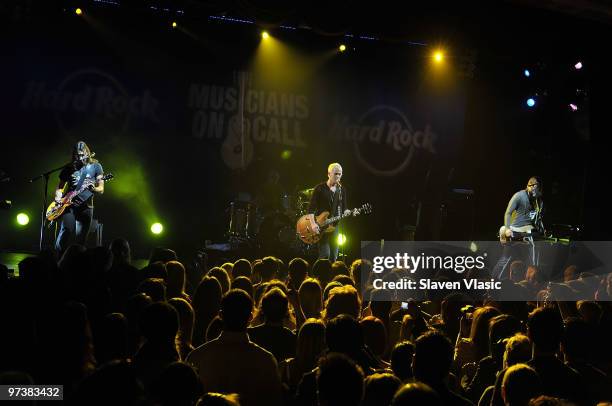 Members of the alternative rock band Lifehouse guitarist Ben Carey, drumer Ricky Woolstenhulme Jr., lead singer/quitarist Jason Wade and bassist...