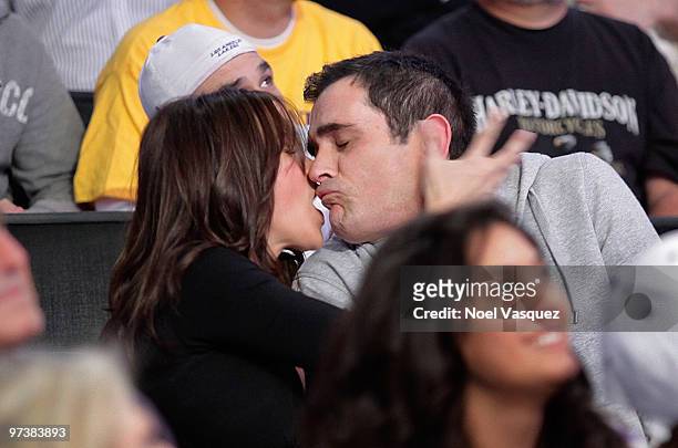 Sofia Vergara and Ty Burrell attend a game between the Indiana Pacers and the Los Angeles Lakers at Staples Center on March 2, 2010 in Los Angeles,...