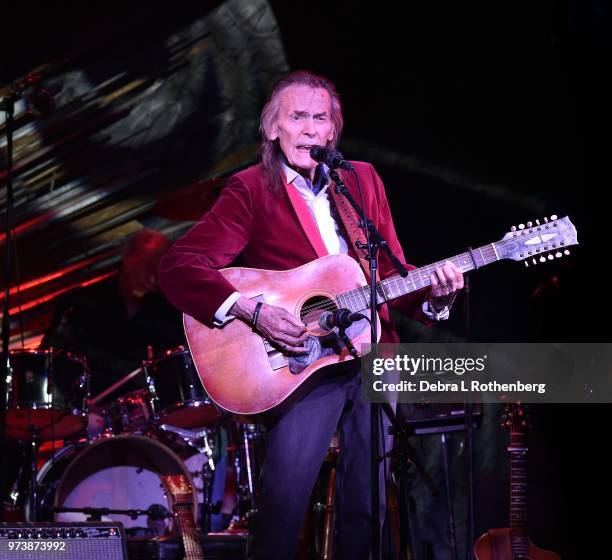 Gordon Lightfoot performs at Sony Hall during the Blue Note Jazz Festival on June 13, 2018 in New York City.