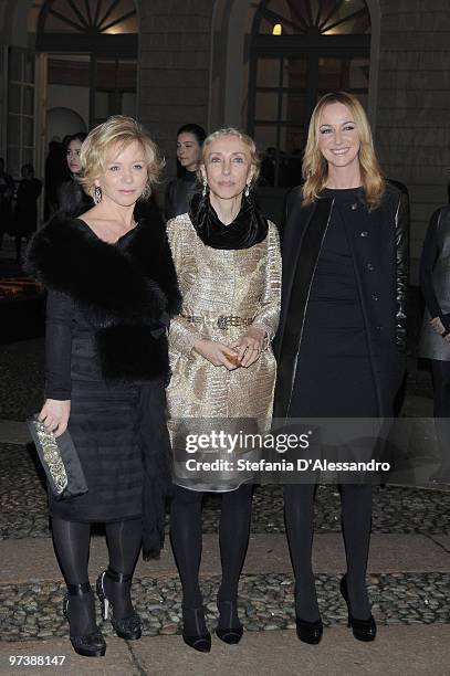 Anna Molinari, Franca Sozzani and Frida Giannini attend the Vogue.it Milan Fashion Week Womenswear Autumn/Winter 2010 show on February 26, 2010 in...