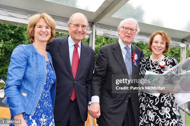 Kathleen Kennedy Townsend, George J. Mitchell, honoree William vanden Heuvel, and Barbara Shattuck Kohn appear onstage during the Franklin D....