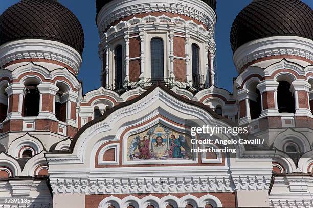 st. alexander nevski cathedral, tallinn, estonia, baltic states, europe - catedral de san alejandro nevski fotografías e imágenes de stock