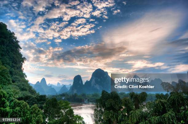 li river majestic - clint hill stock pictures, royalty-free photos & images
