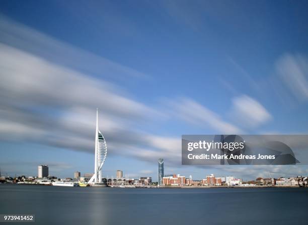 skyline of portsmouth at day, hampshire, england, uk - torre spinnaker imagens e fotografias de stock