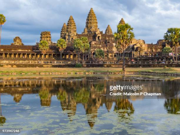 angkor wat temple at sunset, siem reap, cambodia - camboya fotografías e imágenes de stock