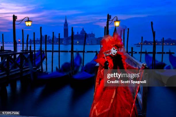 carnevale dawn - carnevale venezia fotografías e imágenes de stock